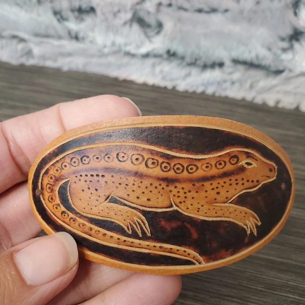 Made In‎ Peru Monitor Lizard Reptile Amphibian Hair Clip Brown Oval